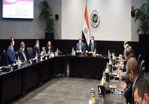 محافظ أسوان يعرض 22 فرصة على المستثمرين.. وزيارات ميدانية الشهر المقبل