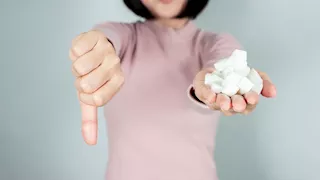 هذا ما يحدث للكوليسترول والكبد عند التوقف عن تناول السكر