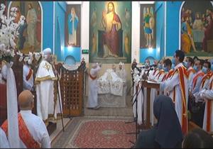 أسقف أسيوط يترأس قداس عيد الميلاد المجيد وسط إجراءات احترازية (صور)