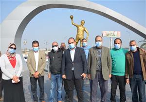 استعدادا لكأس العالم.. تمثال لاعب كرة اليد في "داون تاون" بالإسكندرية-صور