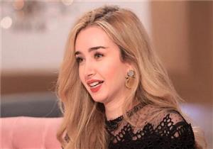 هنا الزاهد: "شعري اتحرق وأنا بكويه.. وده كان رد فعل أحمد فهمي"