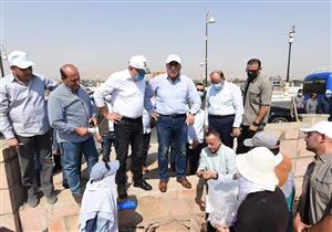 بالصور.. "مدبولي" يتفقد الحفريات أسفل قصر توفيق باشا أندراوس وطريق الكباش بالأقصر