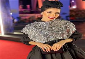 بفستان تنة ورنة.. البلوجر منة السني تتألق بالليموني في فرح "بطوط"