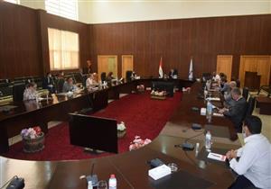 تمهيدًا لزيادة الرحلات السياحية.. محافظ البحر الأحمر يستقبل وفدًا دبلوماسيًا من 12 دولة (صور)