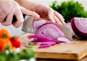  ماذا سيحدث للجسم إذا أكلت البصل النيء...يضعف ويزيد ضغط الدم