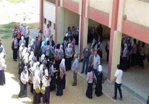 "هنخلي راسك جنبك"..فصل طالبتين هددتا زميلتهما بمطواة في بورسعيد