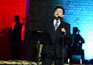 صور| هاني شاكر يُشعل حفله بمهرجان "بابل" العراقي بأغانيه