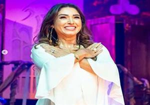 روجينا لـ أشرف زكي: "أكبر وأهم داعم ليا"