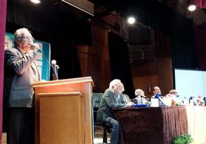 جلس مع الأطفال.. محافظ بورسعيد يستمع لأبطال حرب أكتوبر احتفالًا بالنصر