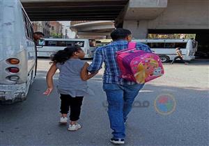 في أول أيام المدارس.. محبة الأب لا تنسى 