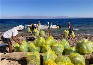 كنوز الأرض الحمراء.. مبادرة للقضاء على المخلفات البلاستيكية على شواطئ جنوب سيناء