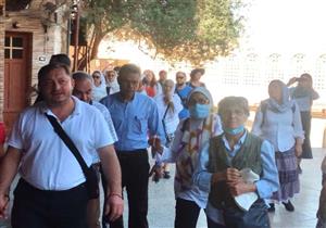 للتعرف على رحلة العائلة المقدسة.. وفد روماني يزور دير درنكة بأسيوط- صور