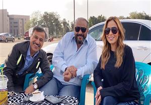 ريم البارودي مع ريمون مقار ومحمد محمود عبدالعزيز بكواليس "نقل عام"