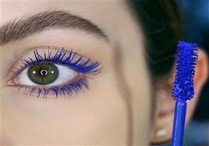 الماسكارا الملونة.. أحدث صيحات عالم التجميل