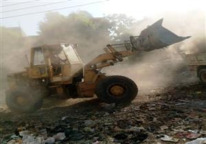 بالصور.. رفع 980 طن مخلفات خلال أسبوع بكوم أمبو