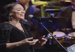 كيف ردت مي فاروق على أحد حضور حفلها بالأوبرا ناداها بـ"ريهام"؟