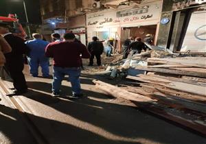 سقط به السرير أثناء نومه.. مصرع شاب في انهيار سقف عقار بالإسكندرية - صور