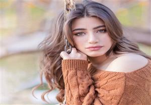 اعتداء 5 فتيات على سيارة هايدي موسى:  "مش مستوعبة عملوا كده ليه"