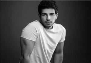 القاهرة السينمائي..حفيد محمود ياسين: "أول مرة أحضر المهرجان وبحب الفخراني"