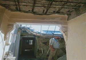 صور.. انهيار سقف عقار في حي العجمي بالإسكندرية