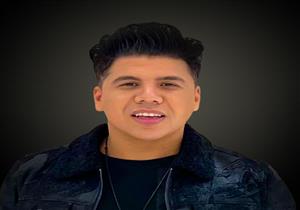 عمر كمال يثير الجدل حول زواجه من مطربة شابة