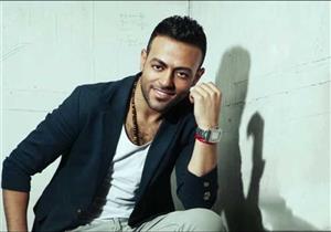 ماذا جرى بين تامر عاشور وتركي آل الشيخ خلال حفل الأول بموسم الرياض؟ 