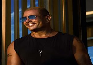 فيديو- بينهم سوري| صوت عمرو دياب بحناجر جمهوره.. من الأفضل؟