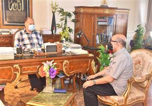 في أسيوط.. توصيل لقاح كورونا "دليفري" لحد البيت