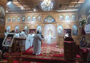 بالصور.. "مطران بورسعيد" يترأس قداس تذكار القمص بيشوي فخري