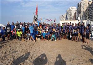 لعب وضحك بعد النوة.. تفاصيل مهرجان لعشاق الراكيت في الإسكندرية (صور)