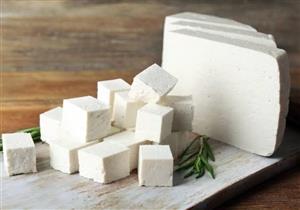 قلق بعد واقعة مصنع المنوفية.. طبيب يكشف علامات الجبن المغشوش