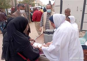 بالصور.. تطعيم 57% من المستهدفين بحملة شلل الأطفال في اليوم الأول بأسوان