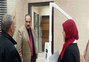 نائب رئيس جامعة بنها يتفقد أعمال التطعيم ومركز الأسنان بالإدارة الطبية