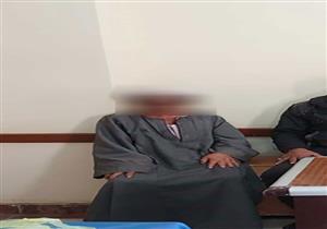 يتحرش بالسيدات في الشارع.. ضبط "متسول" قنا بعد 3 أيام من البحث- صور 