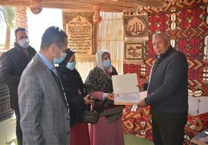 بعد تعرضها لهجوم كلب.. تكريم عضو حملة تطعيم الأطفال بالوادي الجديد