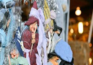  أغرب احتفالات الكريسماس في العالم.. إخفاء المخلل والقط المتوحش