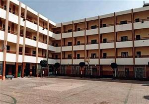 أثناء اليوم الدراسي.. مواطن يعتدي على مدير مدرسة في المنيا