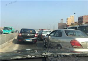 النشرة المرورية.. زحام بالدائري والمحور وكثافات مرتفعة بالكورنيش