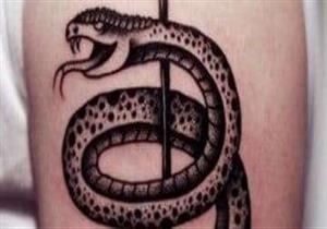 "راسم لمراته تاتو مرعب" وتطلب الطلاق.. وعالم أزهري يوضح رأي الشرع