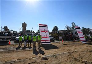 صور.. محافظ قنا يتفقد اصطفاف معدات تنفيذ المبادرة الرئاسية لتنمية الريف