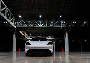 بالصور.. بورشه تتألق وتحقق رقمًا قياسيًا جديدا فى عالم السرعة بـ أيقونتها "taycan turbo s"