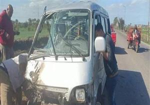 كانت تقل مرضى.. سقوط سيارة في ترعة "العباسية" بدمياط