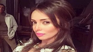 إسراء عبدالفتاح تحتفل بعيد الأضحى بـ"إسدال" الصلاة