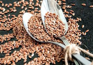  10 فوائد صحية مذهلة لبذور الكتان.. وإليك كيفية تناولها 