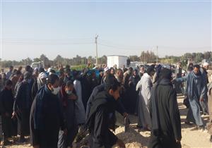 بعد تشييع جثمانه في الجامع الأزهر.. دفن جثمان شيخ المالكية بالأقصر - صور