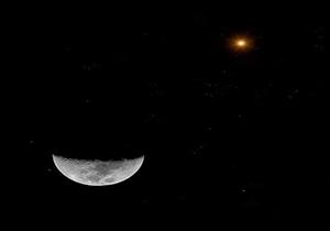مشهد فلكي بديع.. القمر يقترن مع "الزهرة" أكثر كواكب المجموعة الشمسية بريقًا 