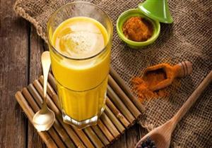 9 فوائد مذهلة إذا شربت اللبن بالكركم قبل النوم