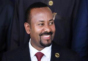 باحث أمريكي: هل يصبح آبي أحمد أول حائز على نوبل للسلام يُحاكم جنائيًا؟