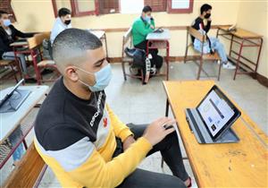 السيستم شغال.. طلاب أولى ثانوي: حل امتحان اللغة الإنجليزية في أقل من 10 دقائق