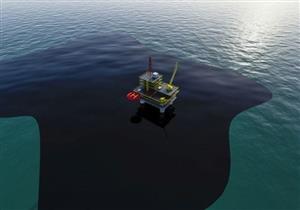 سنغافورة.. تسرب نفطي نتيجة اصطدام حفار بحري بسفينة